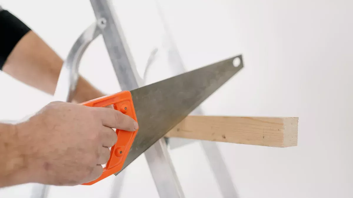 木工のためのハンドソー：タイプ、用途、そしてあなたが必要とするもの